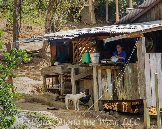 Dishwashing on the River (Amazonia, Brazil)
