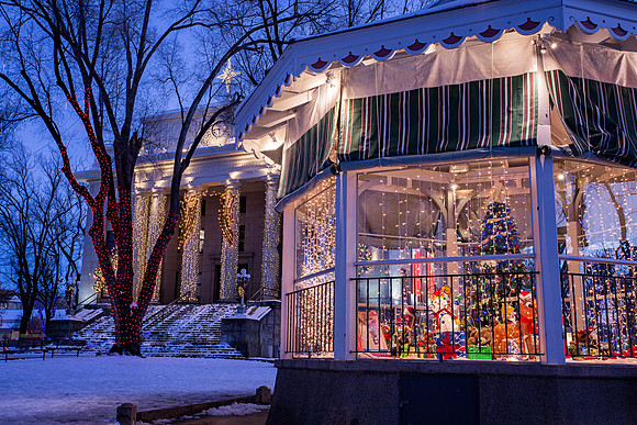 Prescott - Courthouse & Gazebo - Holidays
