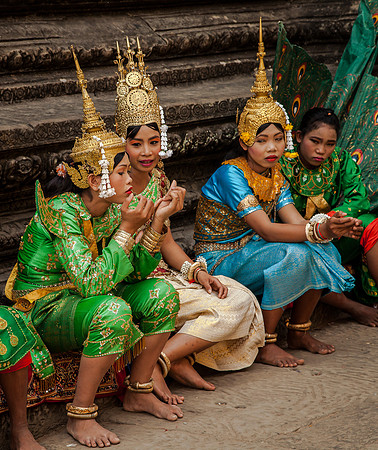 Temple Dancers Taking a Break (2014)
